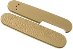 Daily Customs 91.2 Labyrinth Pattern, Brass P10008997 Cachas Victorinox